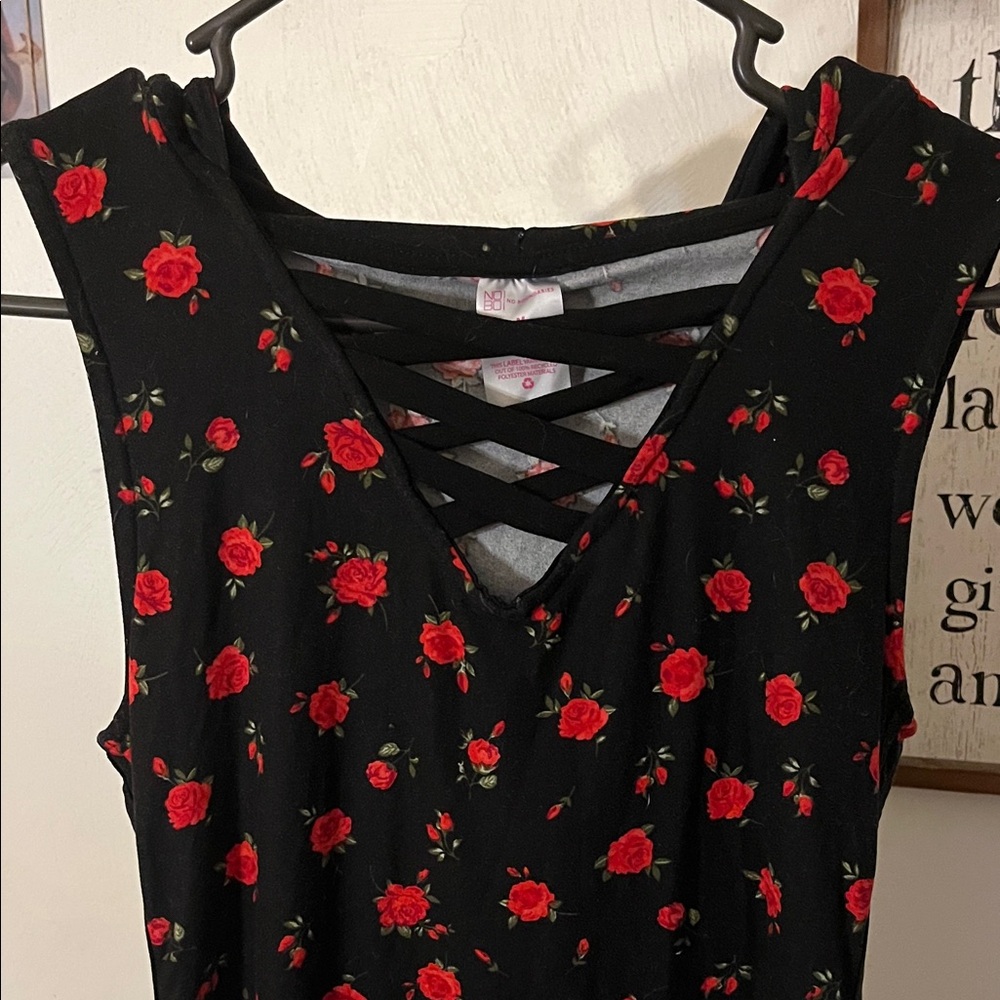 🌹 No Boundaries Rose Print Hoodie Dress – Size Medium (7–9) 🌹
